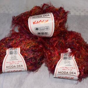 Moda Dea KICKX Fancy Yarn 3 Skeins Pretty Orange Burgundy Knit Scarf Hat